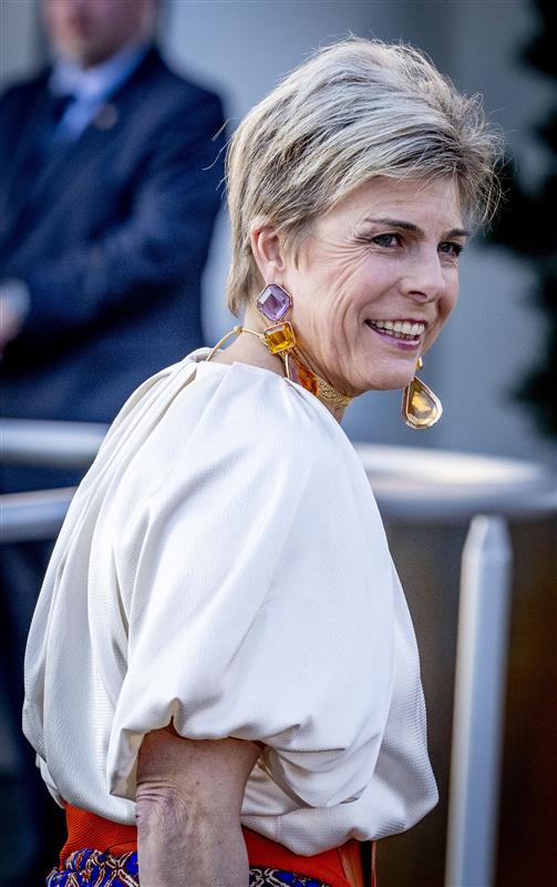 Prinses Laurentien met pixie kapsel