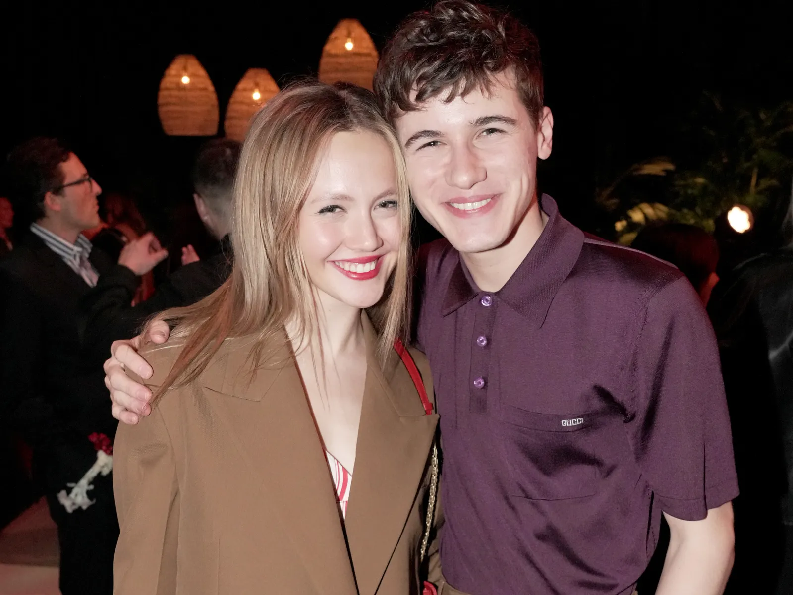 Sam Nivola en Iris Apatow