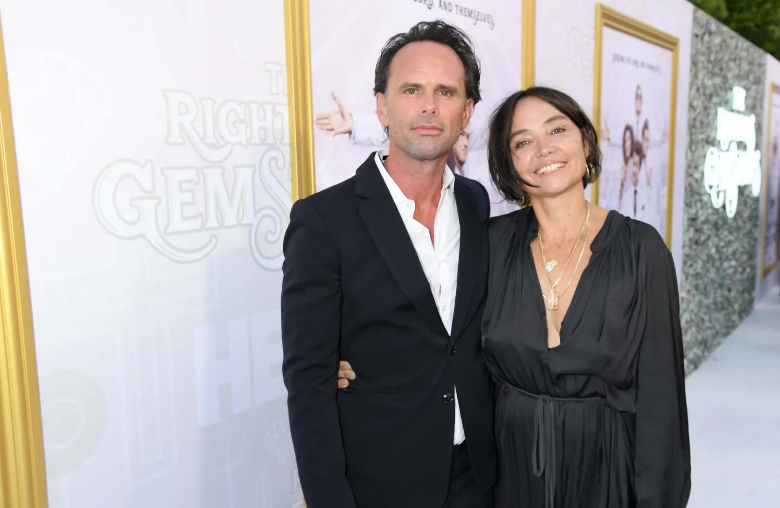 The White Lotus-ster Walton Goggins heeft een relastie met Nadia Conners