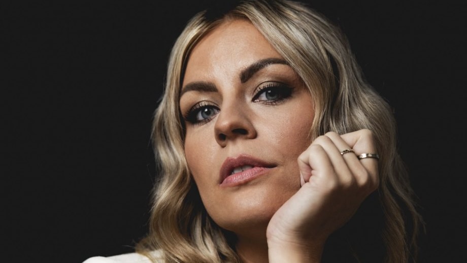 'Vrijuit' van Iris de Graaf gerecenseerd door de Vogue Boekenclub