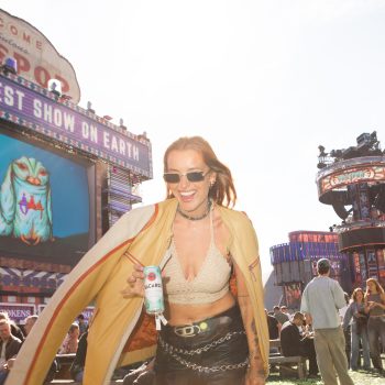 dit-is-de-stage-die-je-dit-festivalseizoen-niet-wil-missen-en-frenna-trapt-m-af-351313