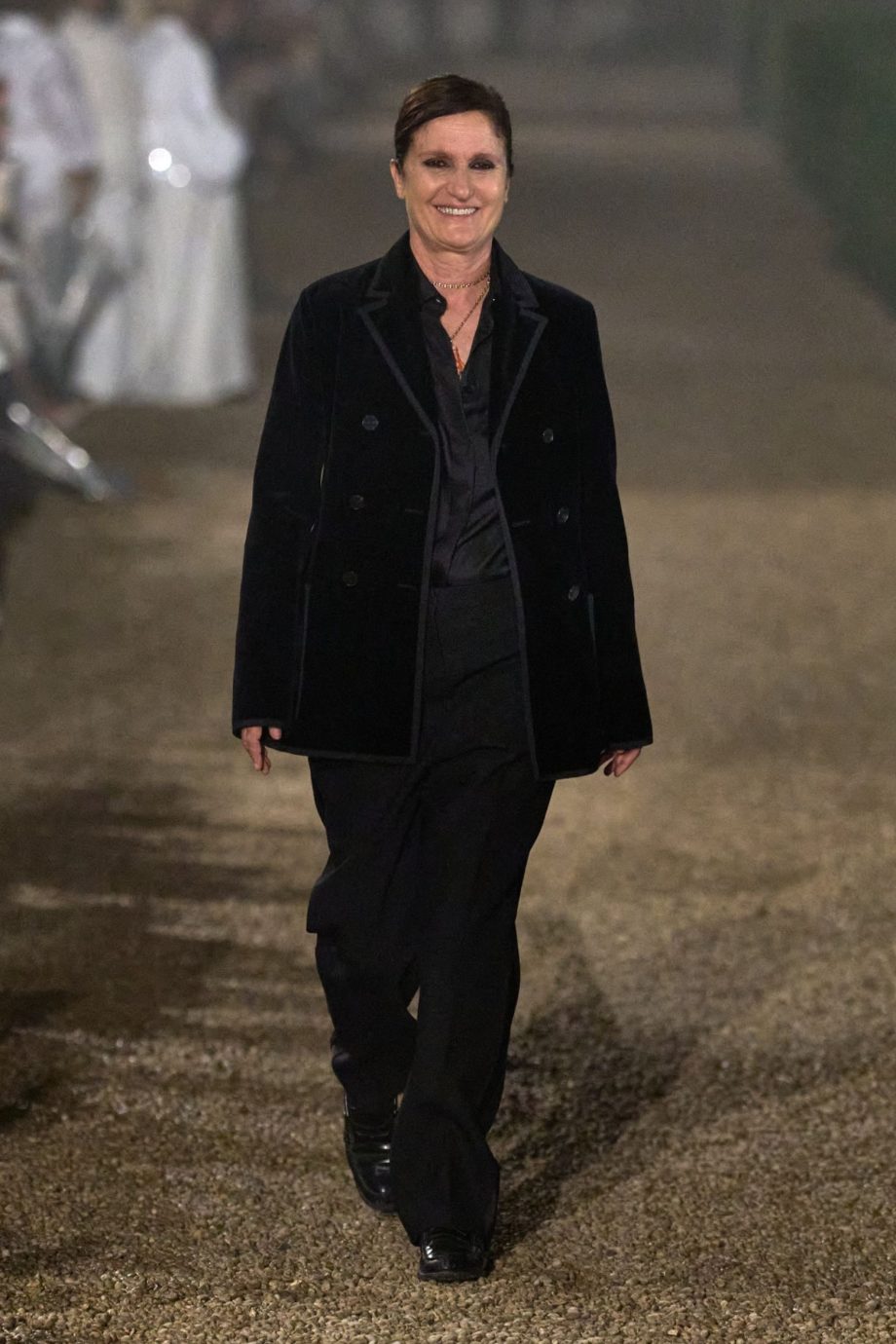 maria-grazia-chiuri-stopt-bij-dior-samen-hebben-we-een-betekenisvol-hoofdstuk-geschreven-348502