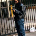 Vrouw op telefoon. New York fashion week