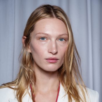werkt-een-led-masker-echt-deze-vogue-redacteur-testte-de-beautytool-een-maand-lang-364112