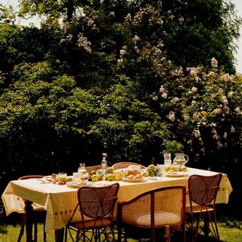 op-zoek-naar-nieuwe-buitenmeubelen-wij-selecteren-11-kleurrijke-items-voor-in-de-tuin-347413
