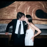 De bruiloft van Phoebe Tonkin en Bernard Lagrange