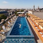 Soho House heeft een van de fijnste dakterrassen en buitenzwembaden in Amsterdam
