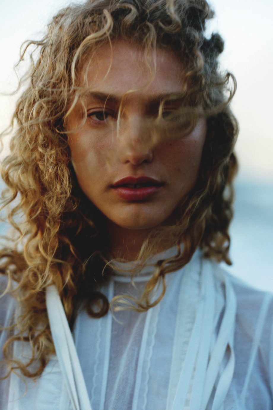 deze-sea-salt-sprays-creeren-beachy-waves-in-een-paar-minuten-346992