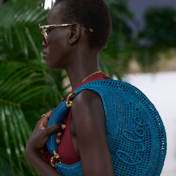deze-tas-uit-de-jaren-70-is-ook-in-de-zomer-van-2025-on-trend-348053