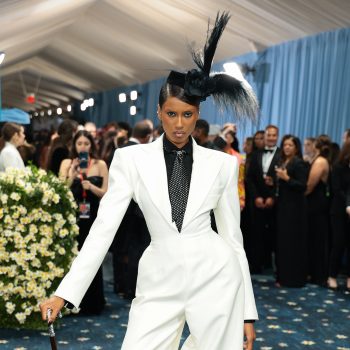 imaan-hammam-is-de-coolste-dandy-in-een-pak-van-magda-butrym-op-het-met-gala-2025-345359
