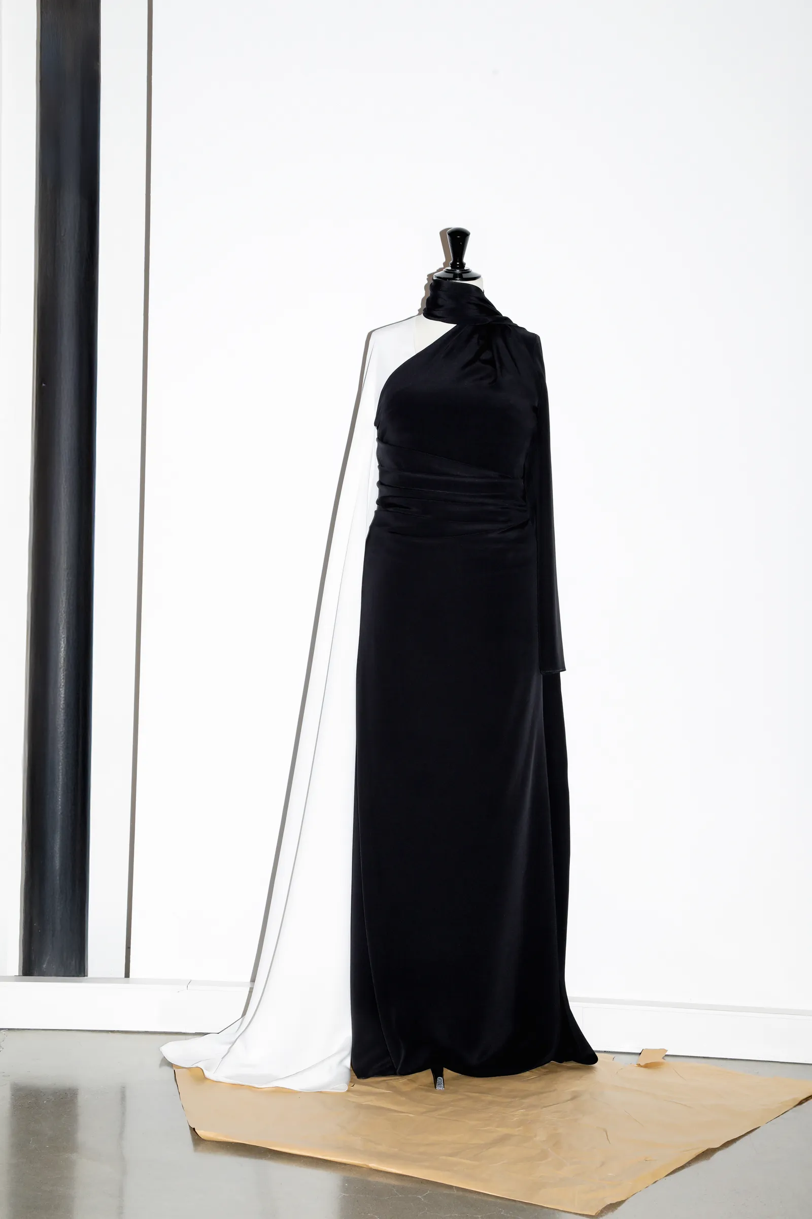 De schets van Kamala's Off-White-look