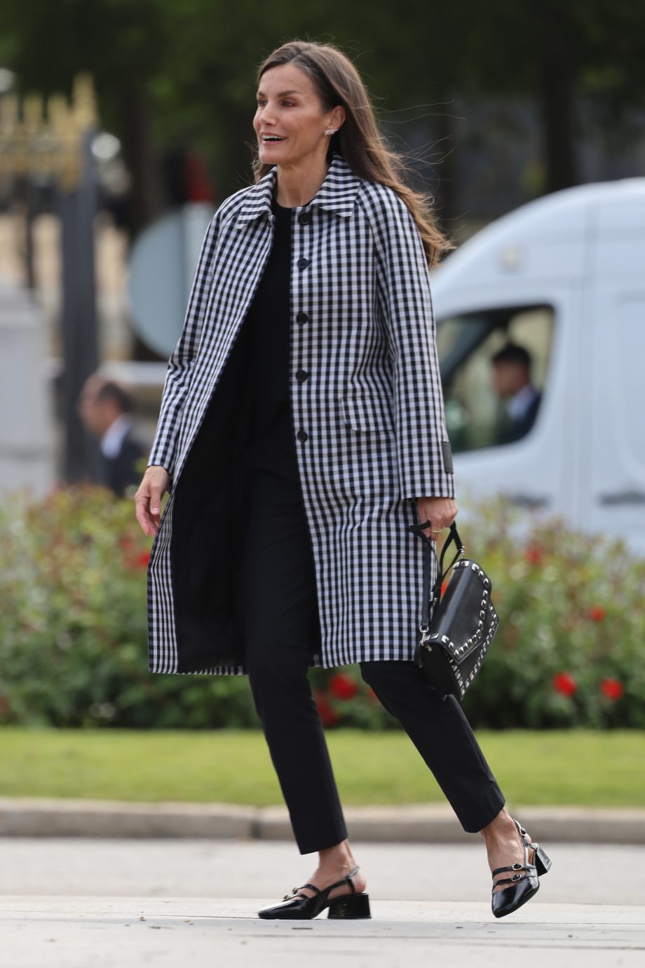 koningin-letizia-draagt-deze-truttige-schoenen-en-nu-wil-jij-ze-ook-346033