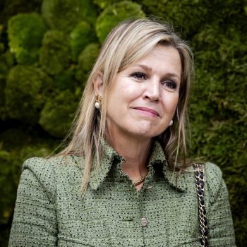 koningin-maxima-straalt-in-chanel-bij-uitblinkerslunch-met-onder-meer-roxy-dekker-348481
