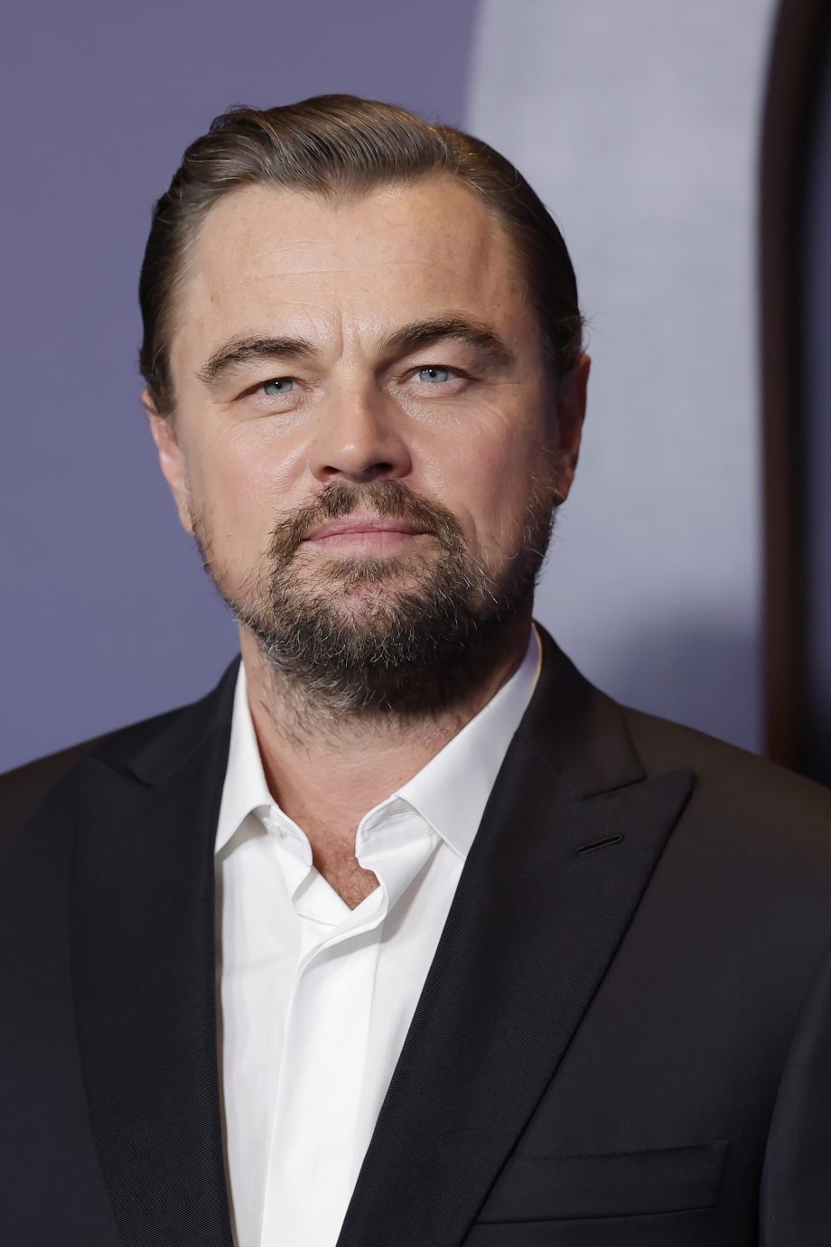 leonardo-dicaprio-was-stiekem-ook-op-het-met-gala-2025-345658
