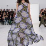 Jurk met sneakers van Loewe