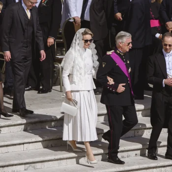 koningin-mathilde-van-belgie-schittert-in-een-outfit-van-dior-347095