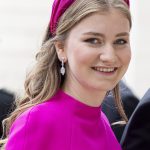 Prinses Elisabeth van België in een roze jurk