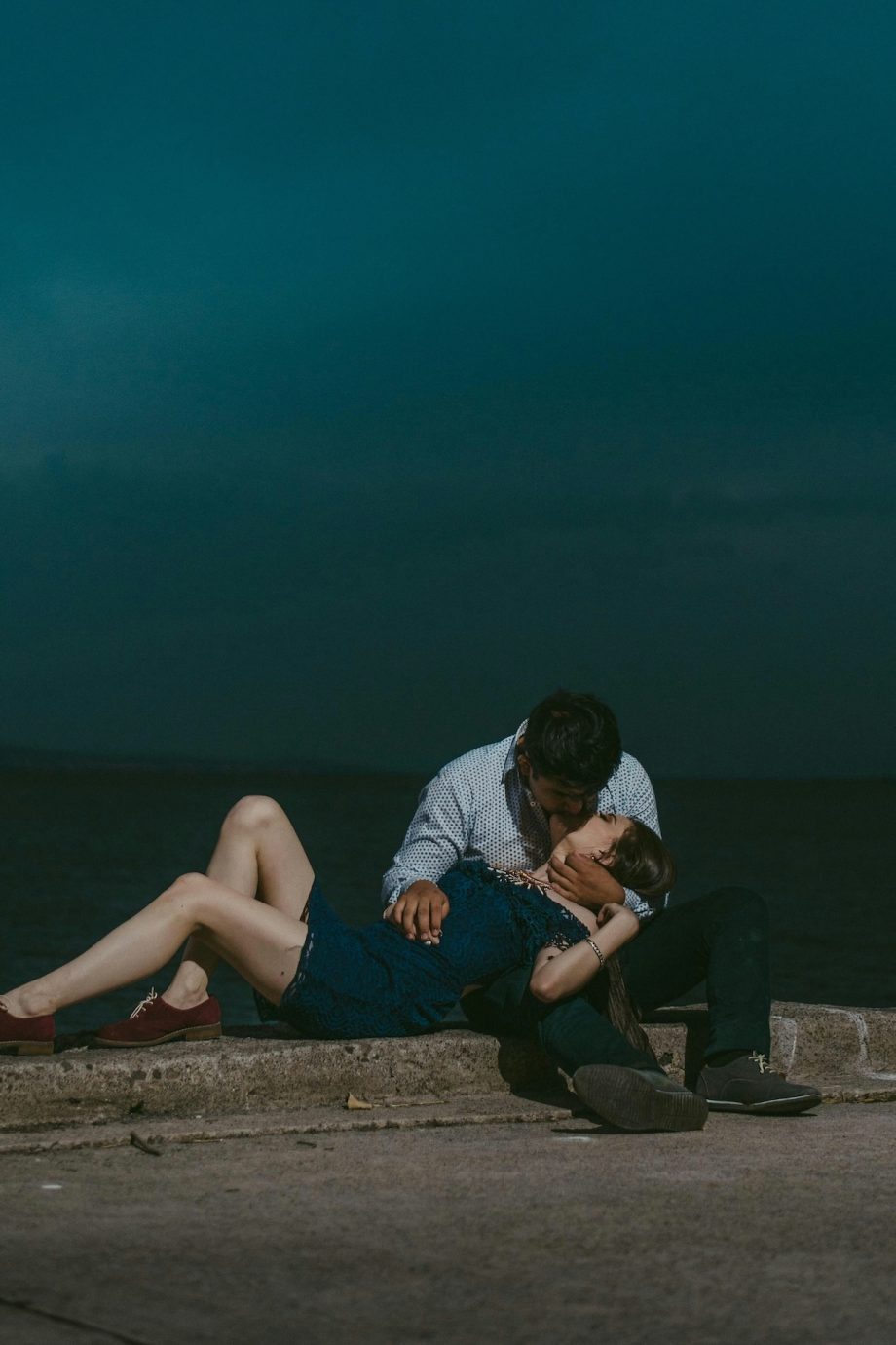 dit-is-waarom-de-roze-wolk-van-je-relatie-als-een-film-voelt-347237