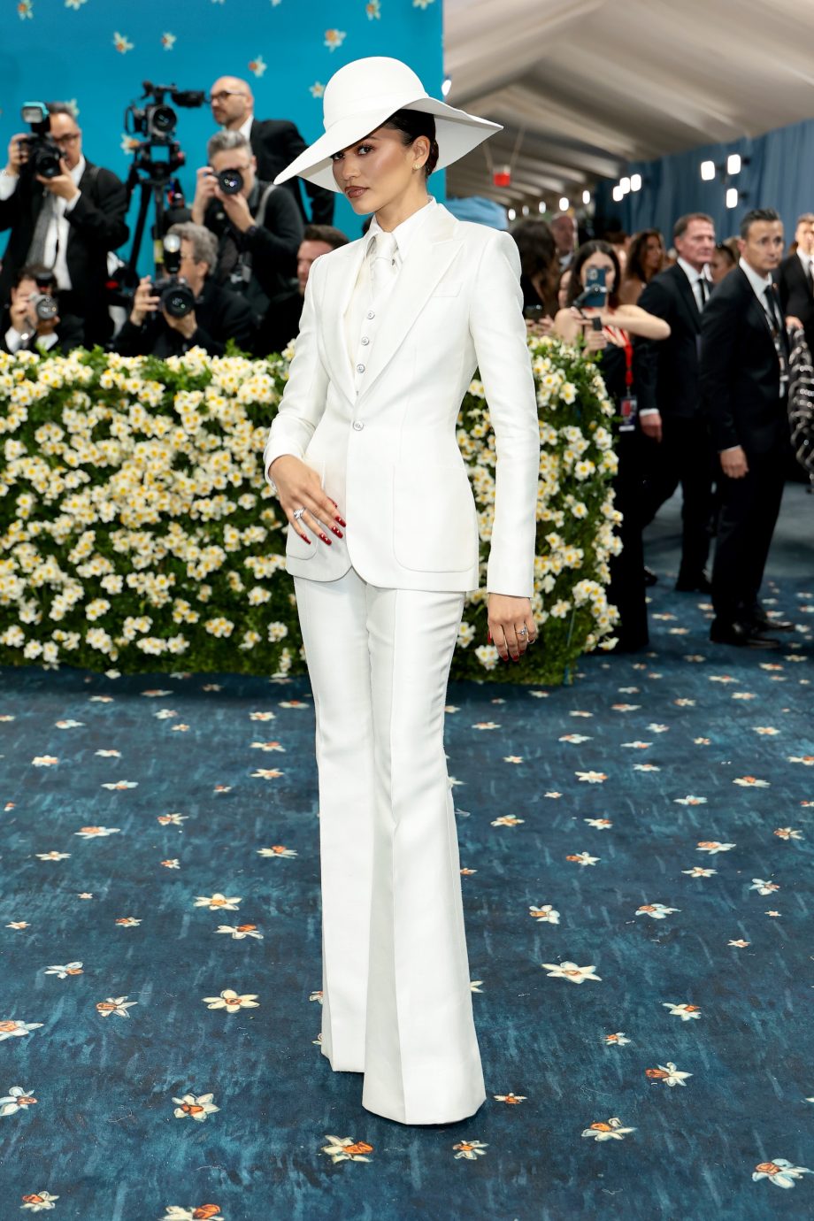 deze-twee-beroemdheden-droegen-dezelfde-outfit-op-het-met-gala-2025-345509