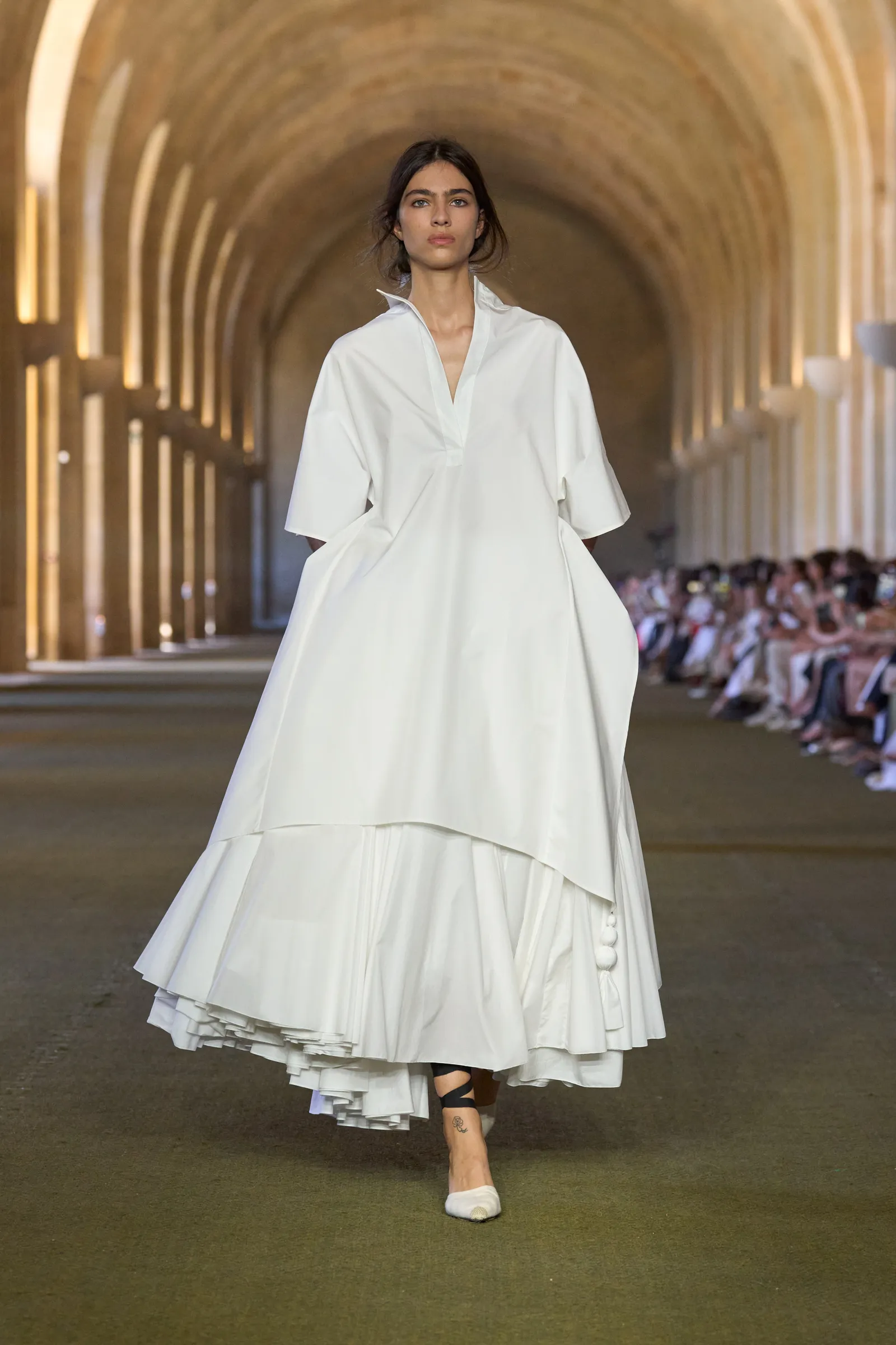 Jacquemus brengt ode aan boerenfamilie in lente/zomer-show