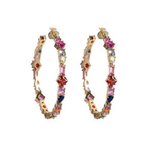 De Adriana oorringen van Franky Amsterdam met kleurrijke steentjes