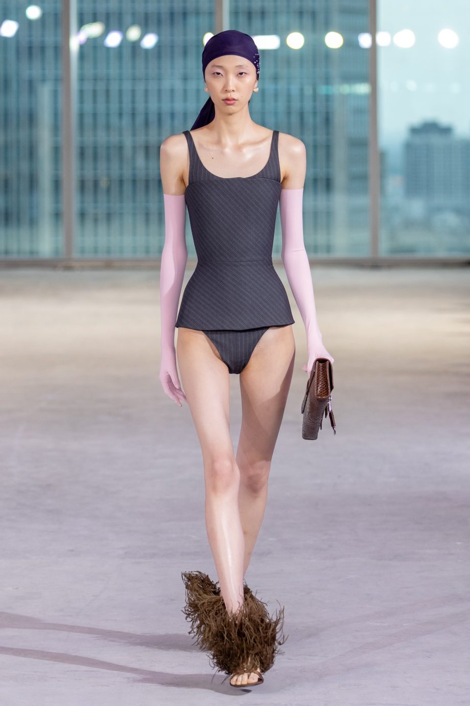 dit-vietnamese-modemerk-waar-dua-lipa-en-doechii-al-fan-van-zijn-maakt-nu-ook-indruk-op-de-runway-350245