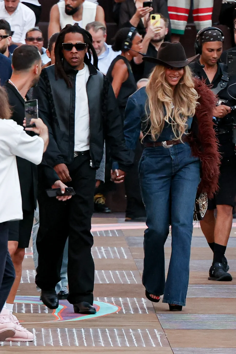 beyonce-en-jay-z-maken-een-date-night-van-de-louis-vuitton-show-351759