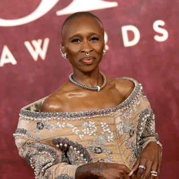 de-best-geklede-sterren-op-de-rode-loper-van-de-tony-awards-2025-349627