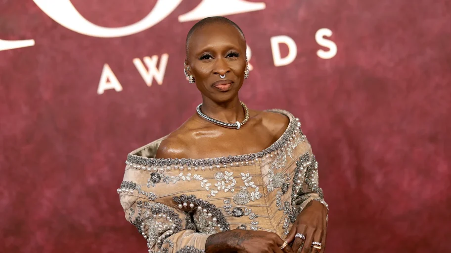 de-best-geklede-sterren-op-de-rode-loper-van-de-tony-awards-2025-349627