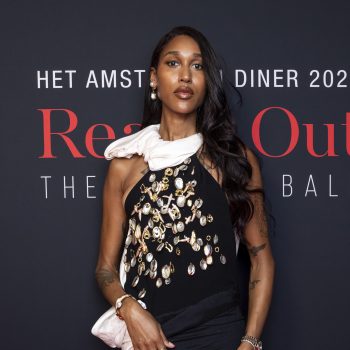 dit-droegen-de-stijlvolle-gasten-van-het-amsterdam-diner-op-de-rode-loper-350444