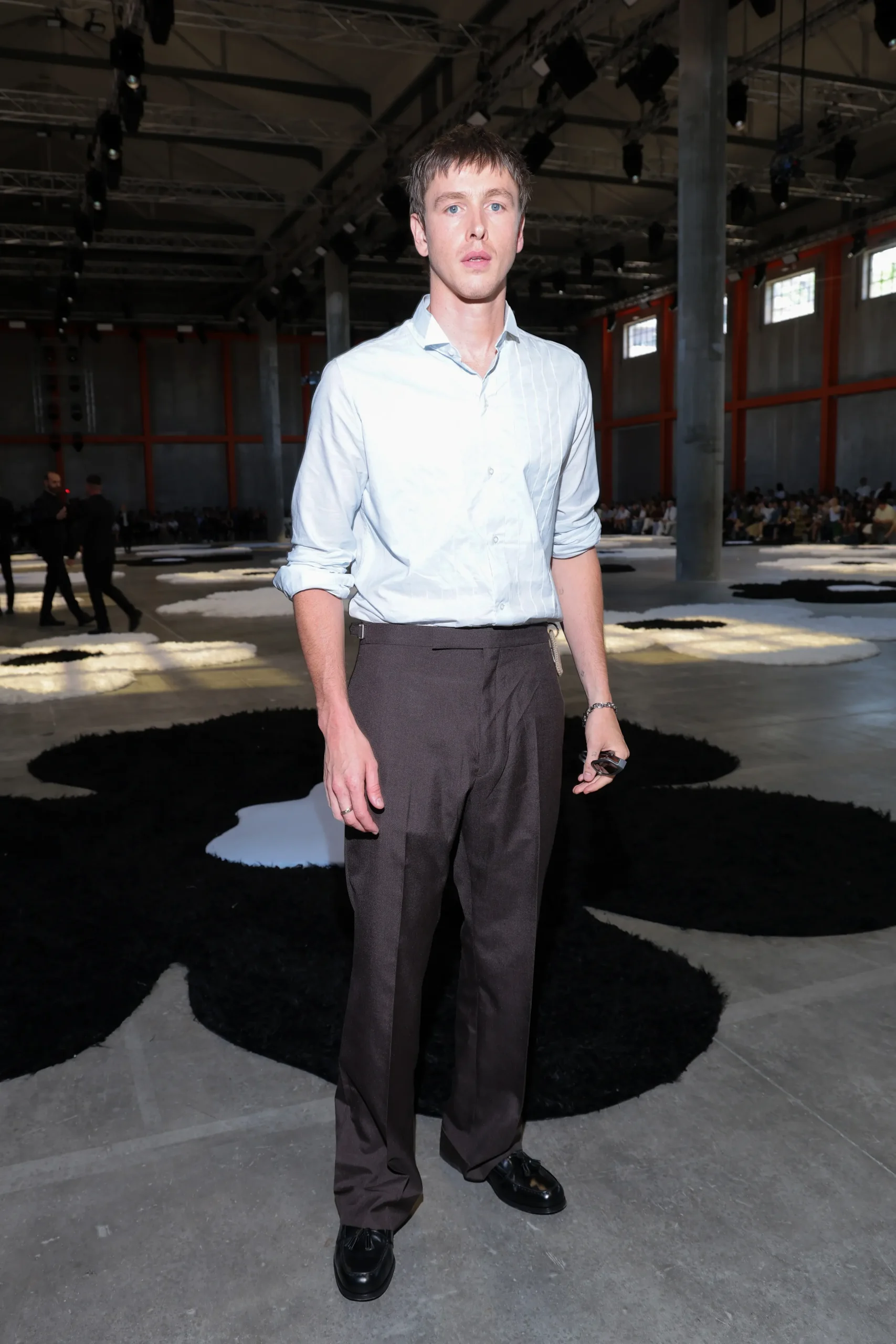 Harris Dickinson bij Prada