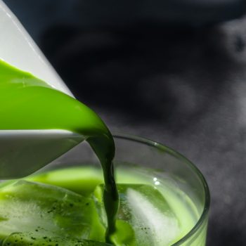 zo-drink-je-je-iced-matcha-latte-in-stijl-dit-zijn-de-mooiste-glazen-351175