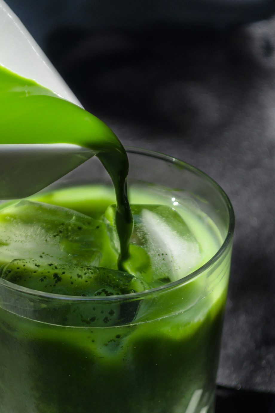 zo-drink-je-je-iced-matcha-latte-in-stijl-dit-zijn-de-mooiste-glazen-351175