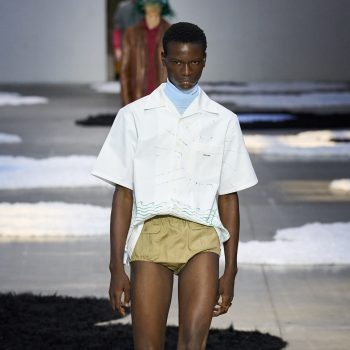 als-het-aan-prada-ligt-dragen-alle-mannen-volgende-zomer-hotpants-351450
