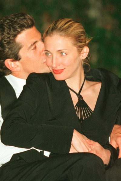 de-trailer-van-american-love-story-de-serie-over-john-f-kennedy-jr-en-carolyn-bessette-is-hier-350380