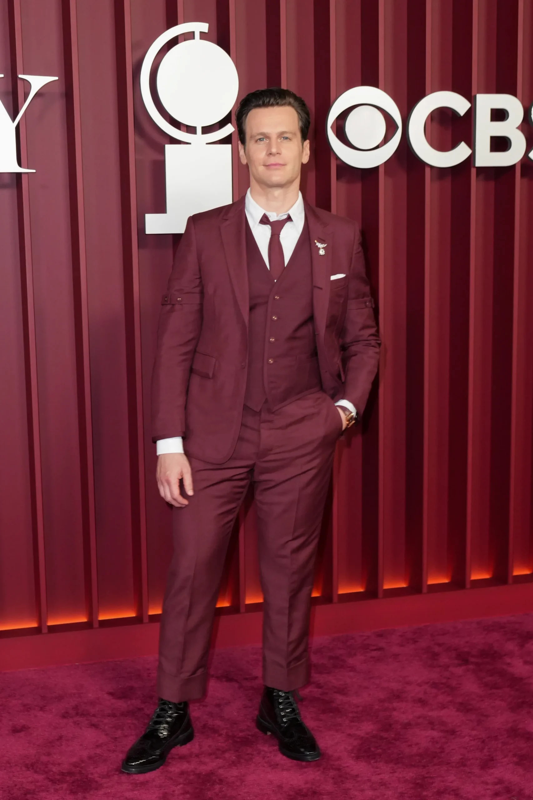 Jonathan Groff in Thom Browne Tony Awards 2025