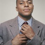 Kylian Mbappé onthult de eerste looks van Jonathan Anderson voor Dior