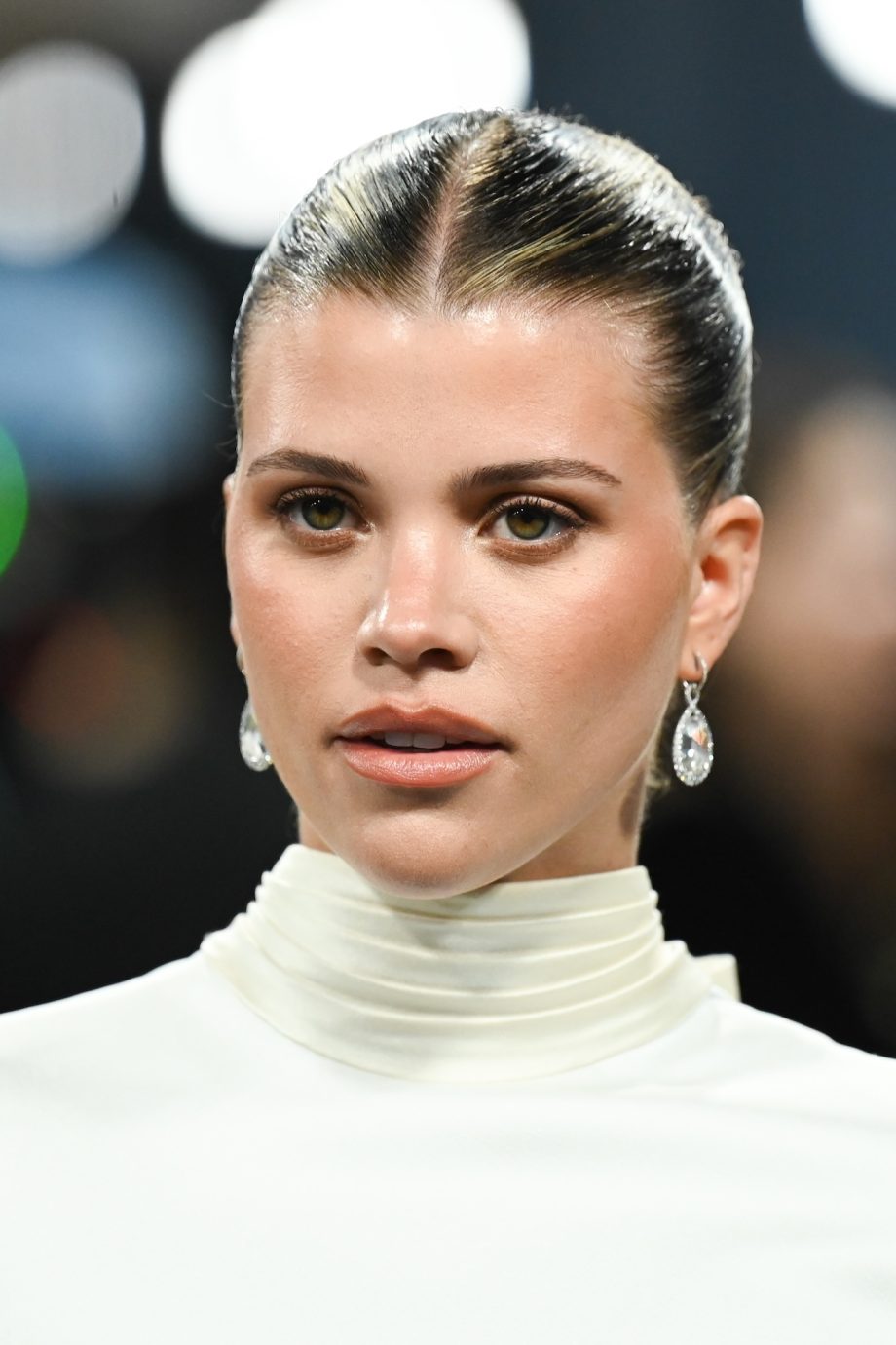 sofia-richie-grainge-heeft-de-perfecte-franse-bob-laten-knippen-351399