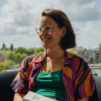 anouk-kemper-beantwoordt-onze-prangende-vragen-over-gelukkig-maar-de-filmrechten-zijn-verkocht-355298