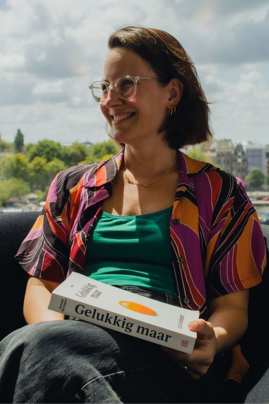 anouk-kemper-beantwoordt-onze-prangende-vragen-over-gelukkig-maar-de-filmrechten-zijn-verkocht-355298