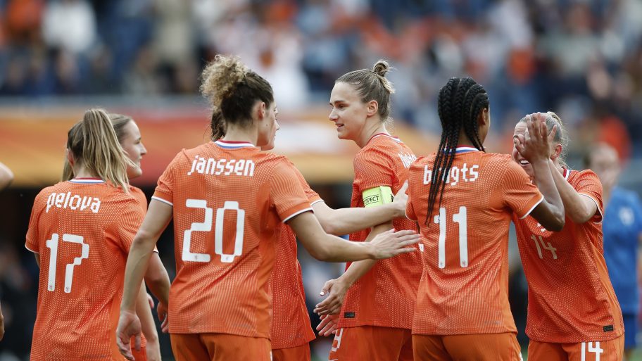 alles-wat-je-moet-weten-over-het-ek-vrouwenvoetbal-in-zwitserland-353056
