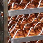 Versgebakken kaneelbroodjes