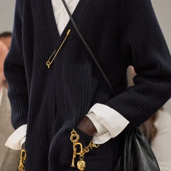 gespot-bij-celine-bedelarmbanden-zijn-opeens-weer-cool-354633