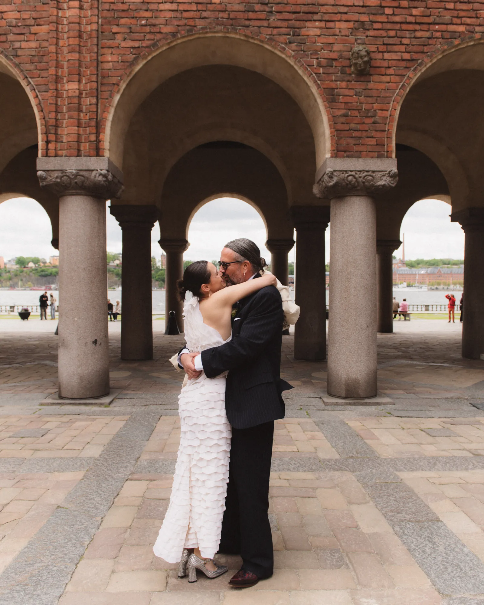 Het moment dat ze elkaar zagen bij het stadhuis 