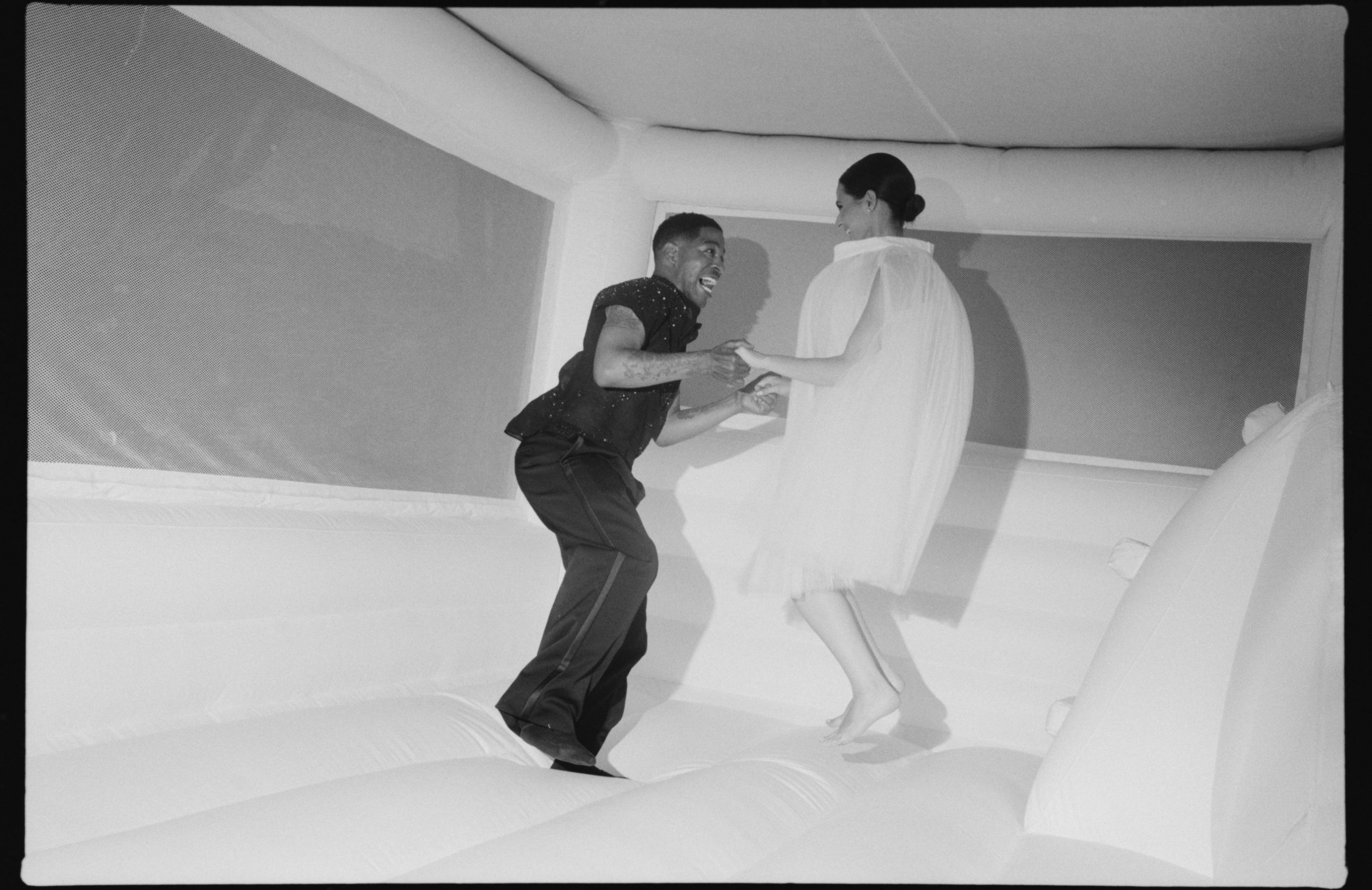 bruiloft kid cudi lola abecassis springkussen