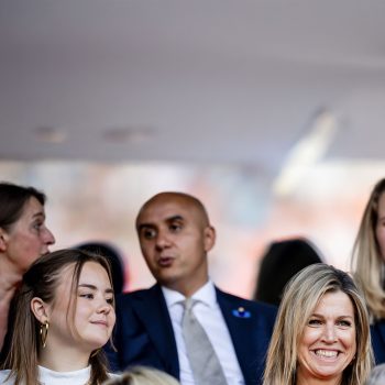 koningin-maxima-en-prinses-ariane-wonen-eerste-ek-wedstrijd-van-de-oranjeleeuwinnen-bij-353391