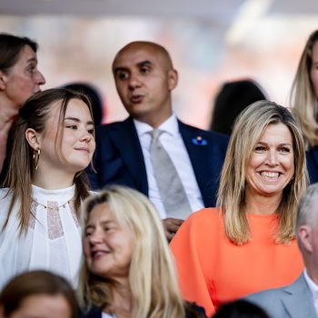 koningin-maxima-en-prinses-ariane-wonen-eerste-ek-wedstrijd-van-de-oranjeleeuwinnen-bij-353391