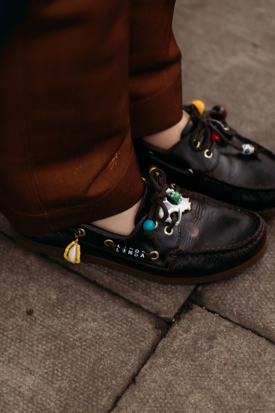 het-accessoire-voor-je-sneaker-de-shoe-charm-verovert-het-straatbeeld-355321