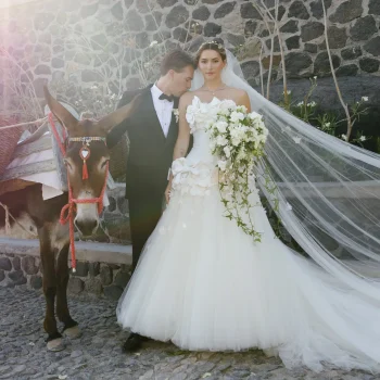 de-bruiloft-van-tiktokker-madeleine-white-en-dj-andrew-fedyk-op-santorini-354915