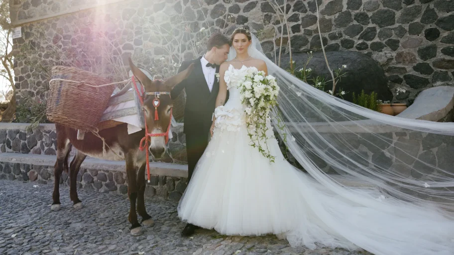 de-bruiloft-van-tiktokker-madeleine-white-en-dj-andrew-fedyk-op-santorini-354915
